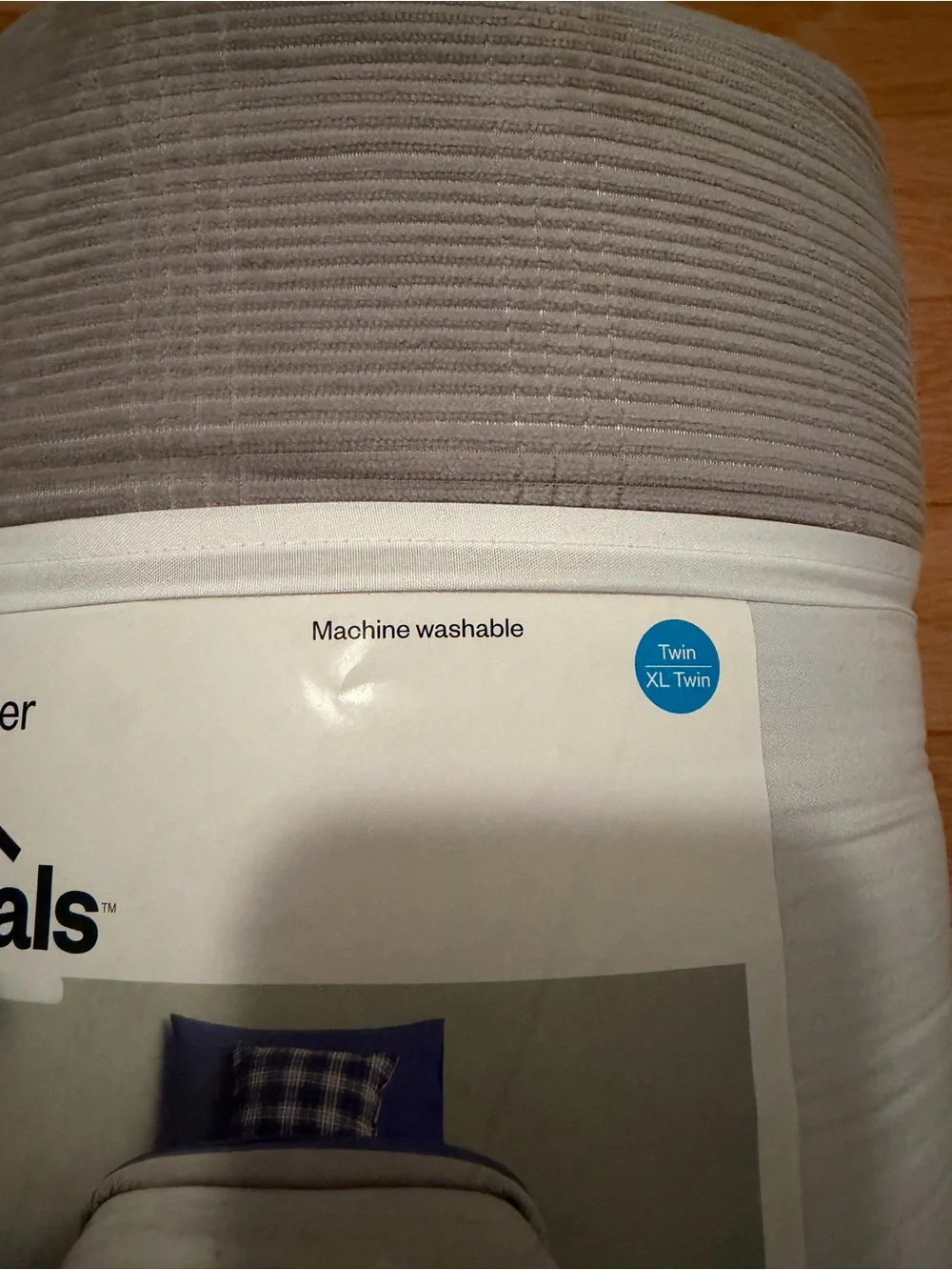 BRAND NEW Room Essentials Gray Corduroy Plaid Comforter - Light Gray